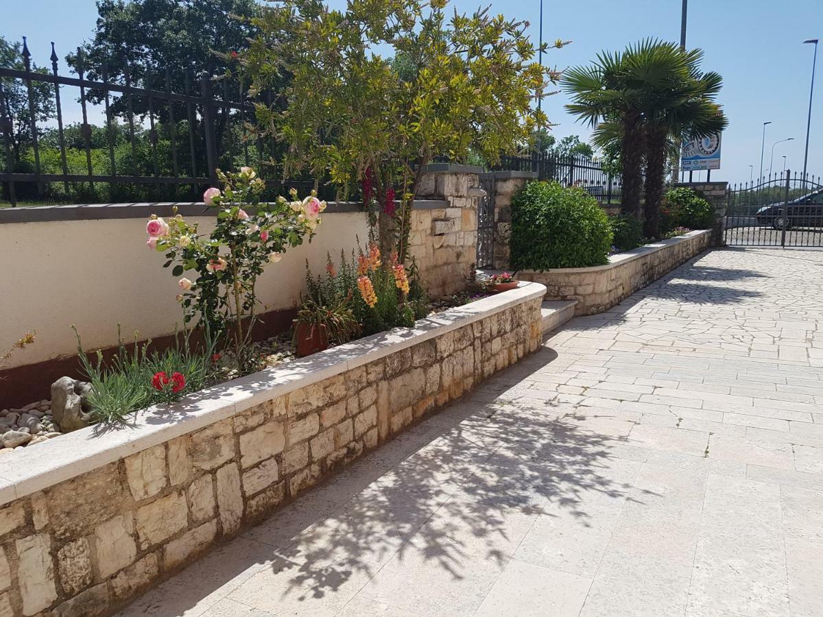 Rooms Siesta Poreč Exterior foto